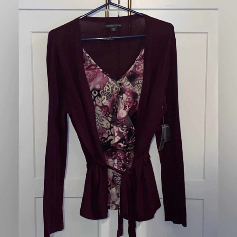 New Covington Burgundy Pink blouse Cardigan Ruffle Front
Lace Print - Picture 3 of 9